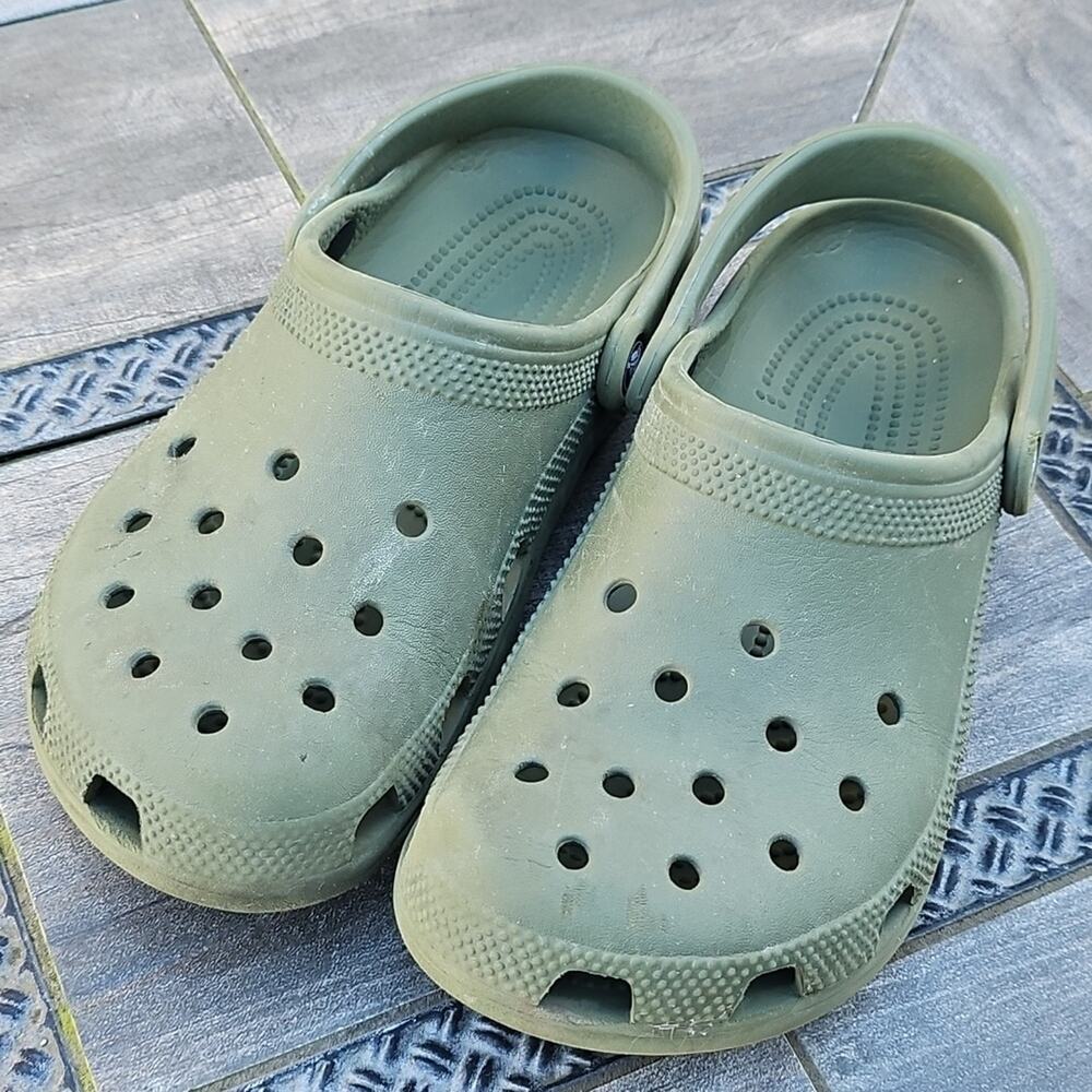 Crocs Army Green Size M8 W10